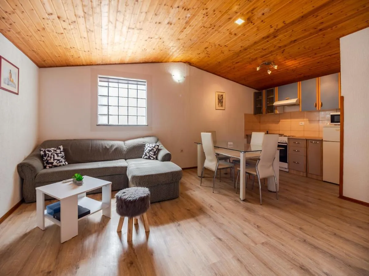 Apartmani Arijana Medulin 0*,