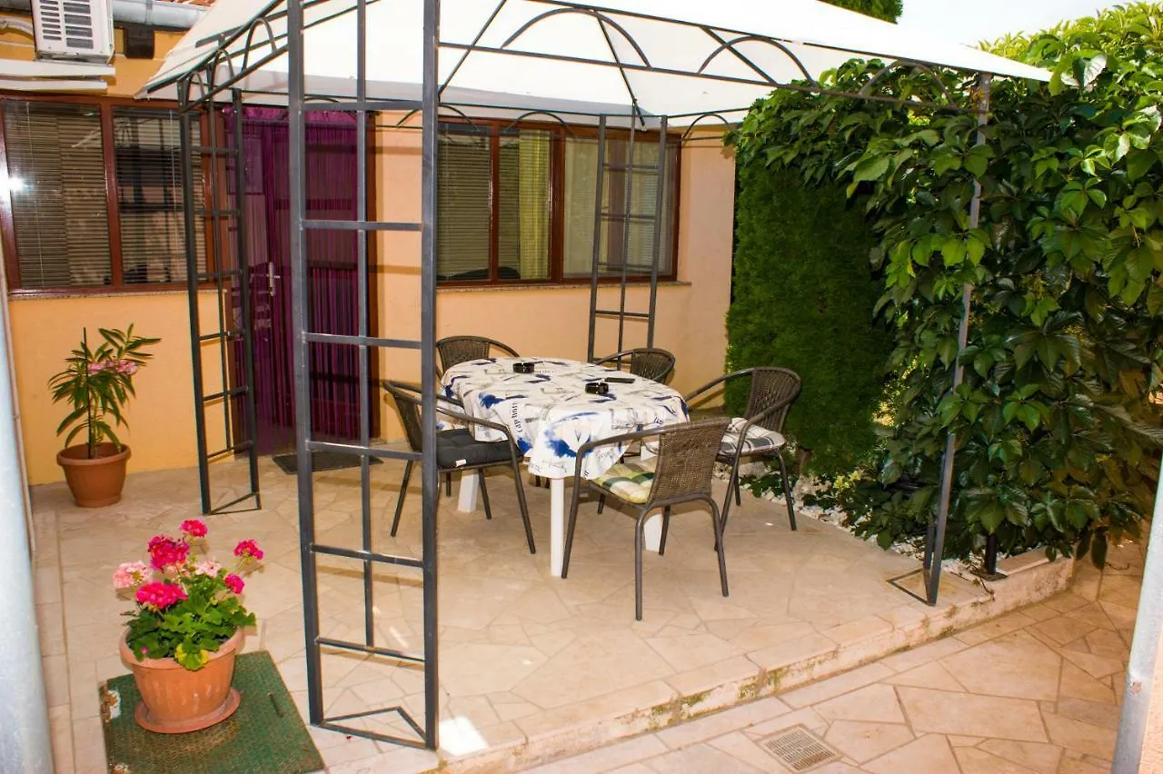 Apartmani Arijana Medulin 0*,